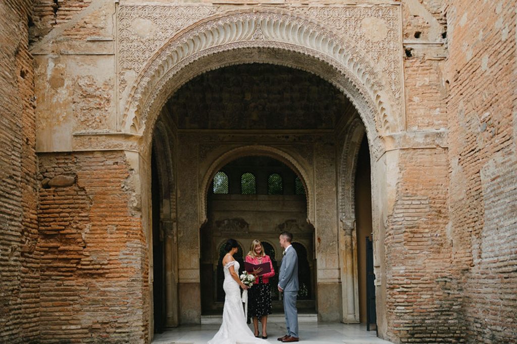 Elopement in Spain at Alhambra palace officiated by Debbie Skyrme photo by Pedro Bellido